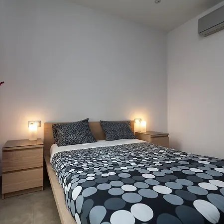Apartment Via Augusta *